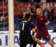 ROME, ITALY - MAY 14:  Radja Nainggolan of AS Roma celebrates after scoring the team's third goal during the Serie A match between AS Roma and Juventus FC at Stadio Olimpico on May 14, 2017 in Rome, Italy.  (Photo by Paolo Bruno/Getty Images )